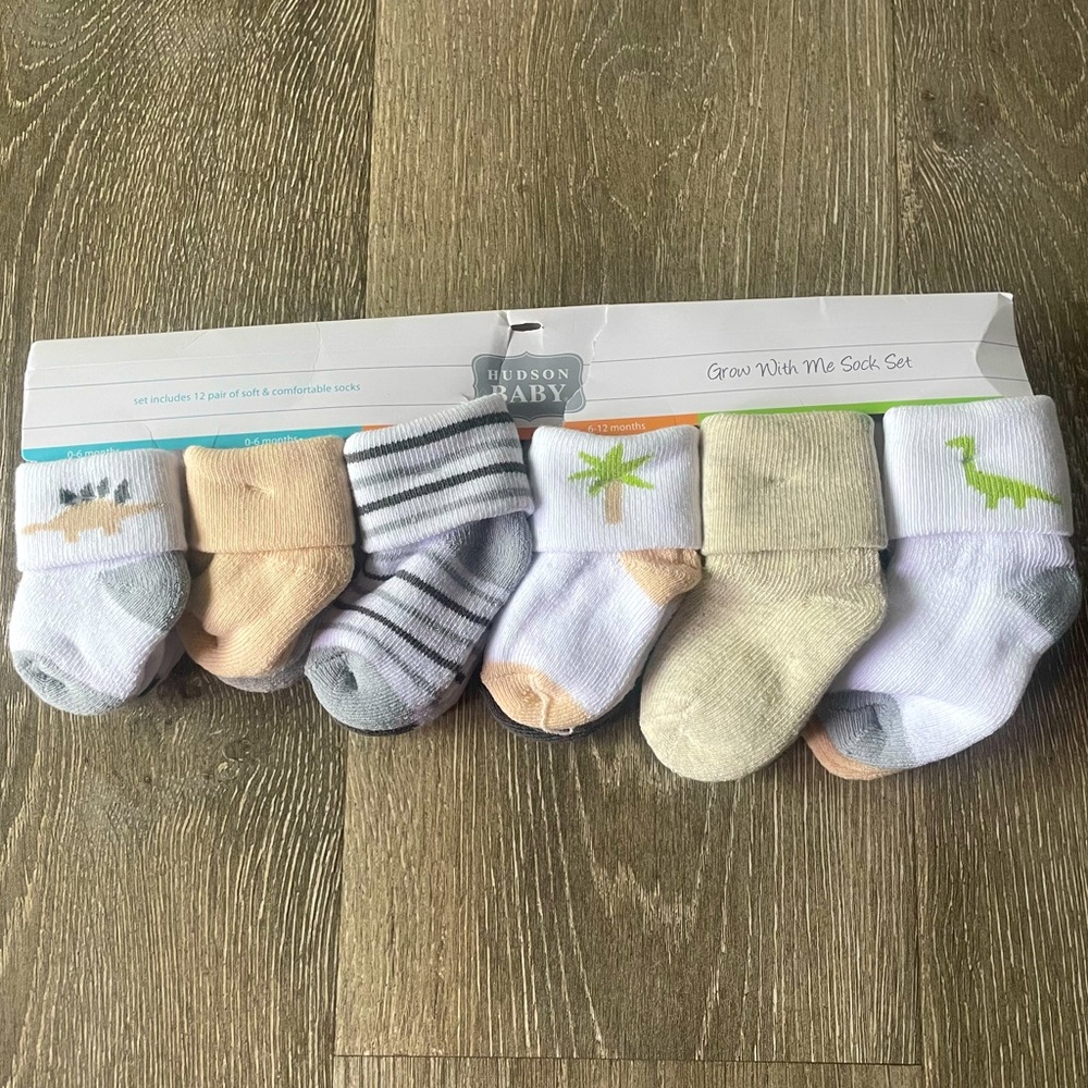 Hudson Baby NWT Grow with Me Socks